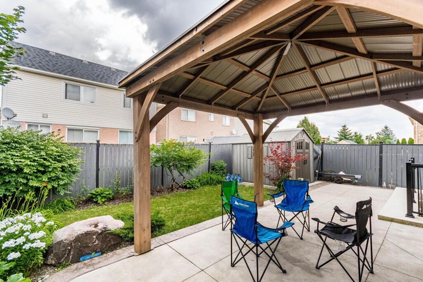 Garden 2 Bedroom Apt - Free Parking Wifi Laundry Workstation Brampton Zewnętrze zdjęcie