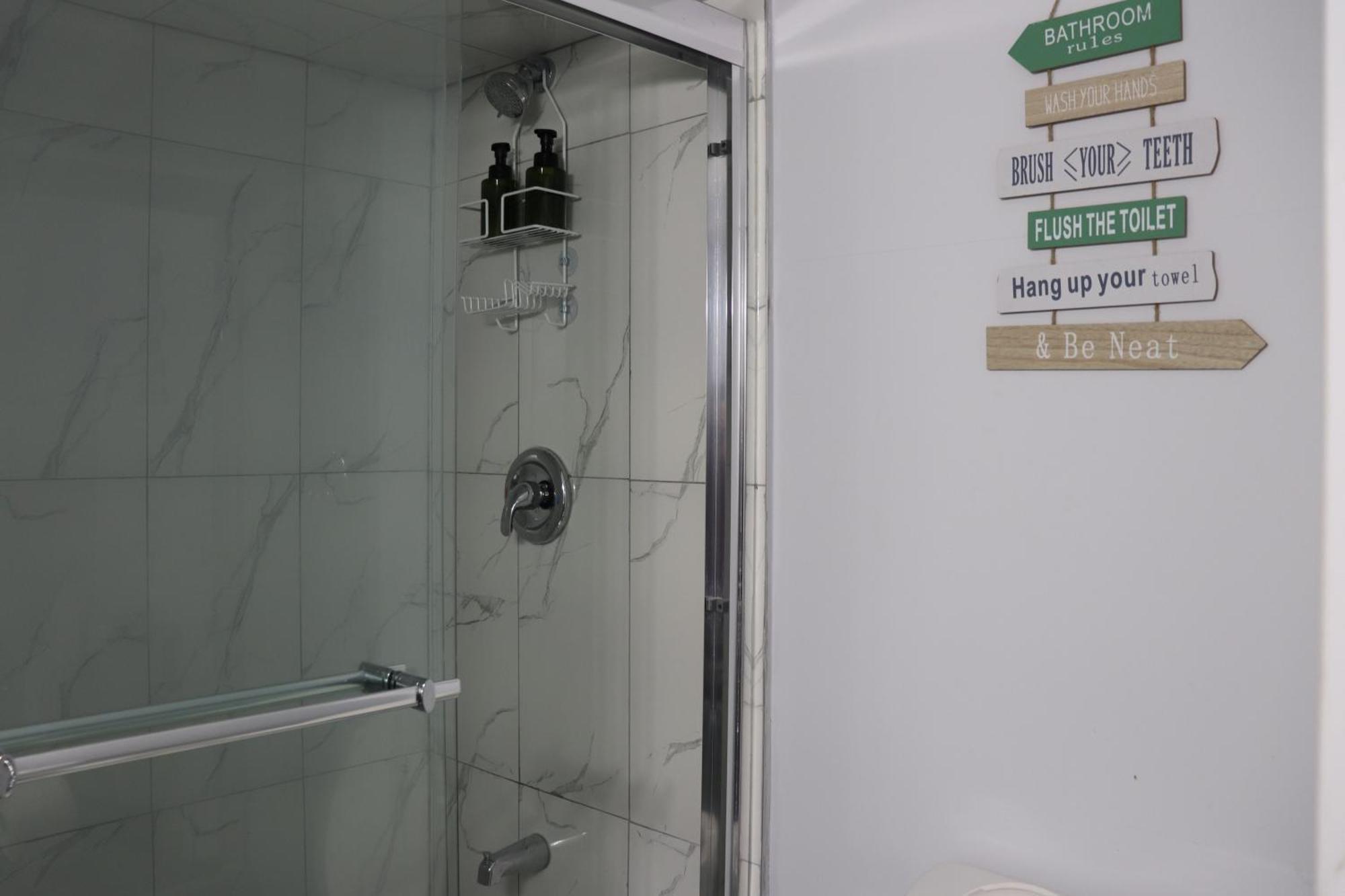 Garden 2 Bedroom Apt - Free Parking Wifi Laundry Workstation Brampton Zewnętrze zdjęcie